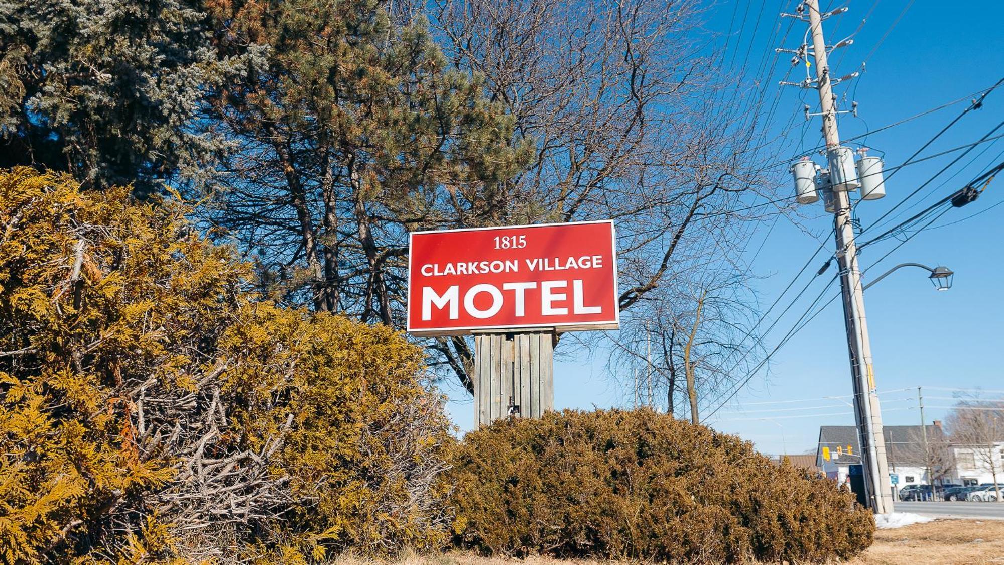 Clarkson Village Motel, 1815 Lakeshore Rd West Mississauga Exterior photo